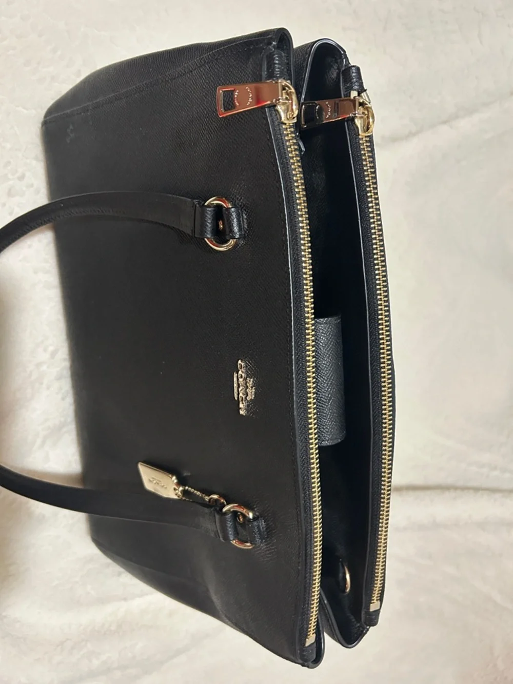 Black Stanton Crossbody Crossgrain Leather Carryall 37148 - Picture 4 of 15